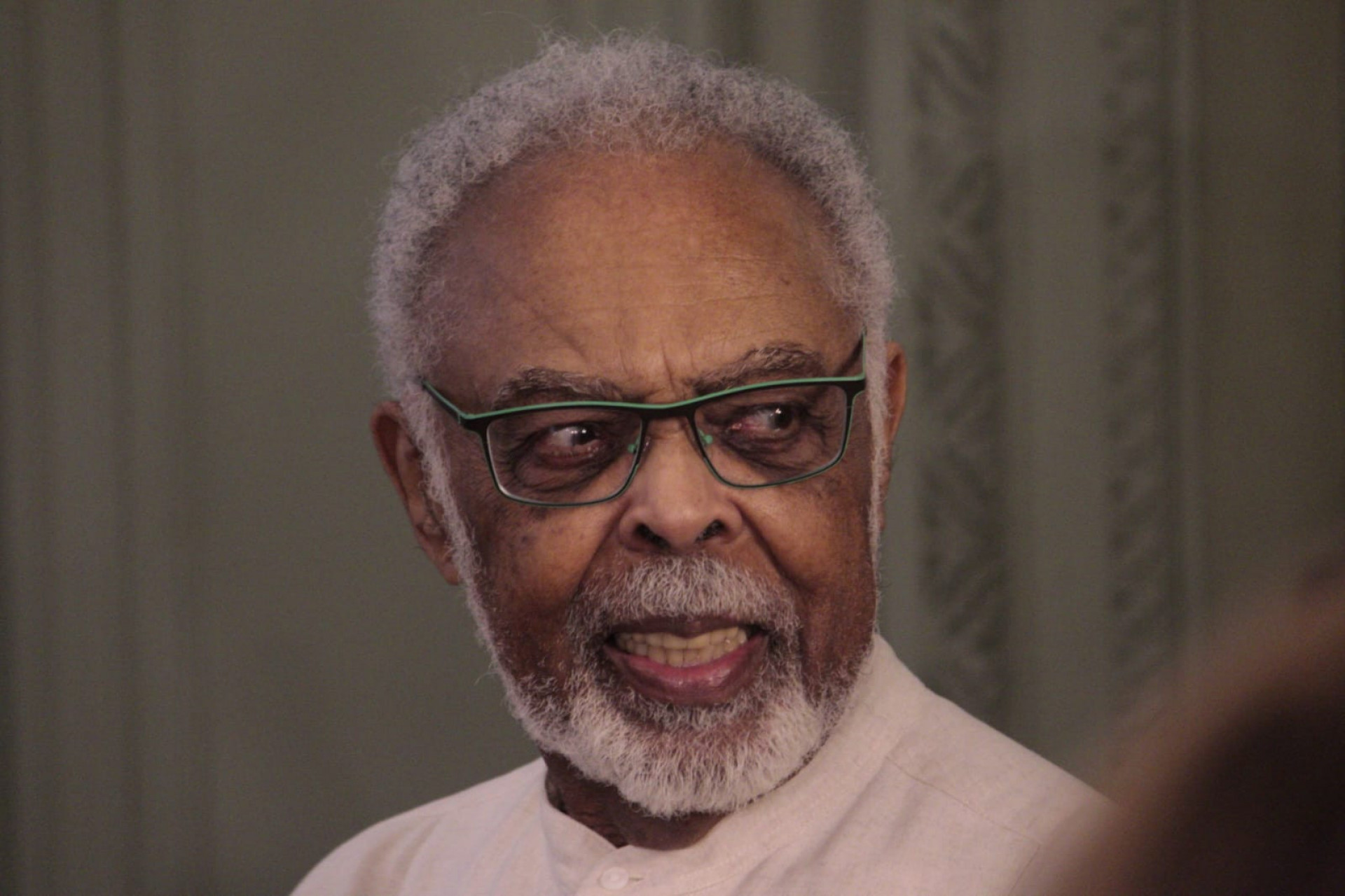Gilberto Gil compareceu ao velório do amigo Zuenir Ventura - Carlos Elias Junior / Agência O Dia