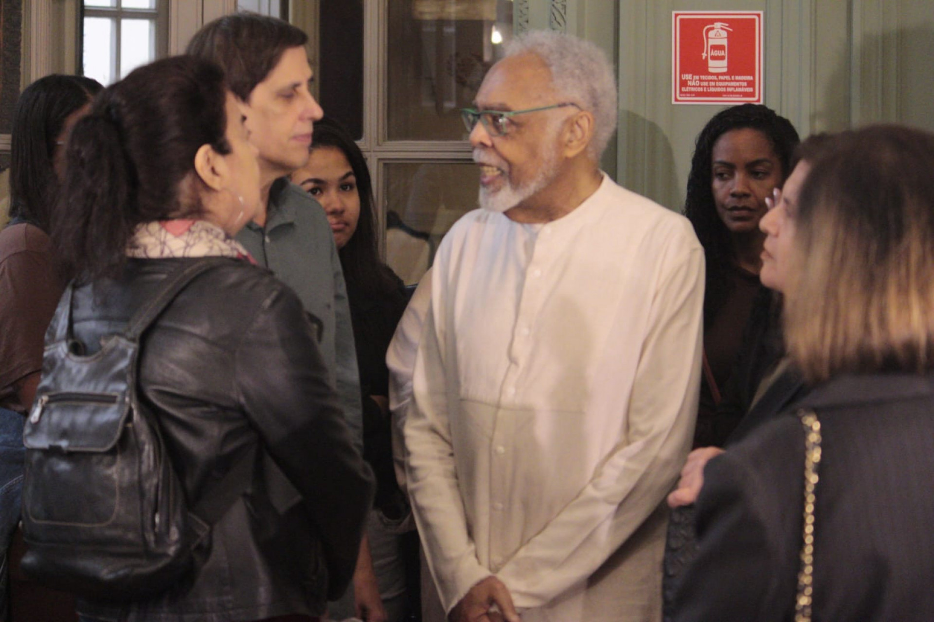 Gilberto Gil compareceu ao velório do amigo Zuenir Ventura - Carlos Elias Junior / Agência O Dia