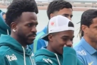 Atitude de jogadores da Seleção em chegada na Austrália gera polêmica