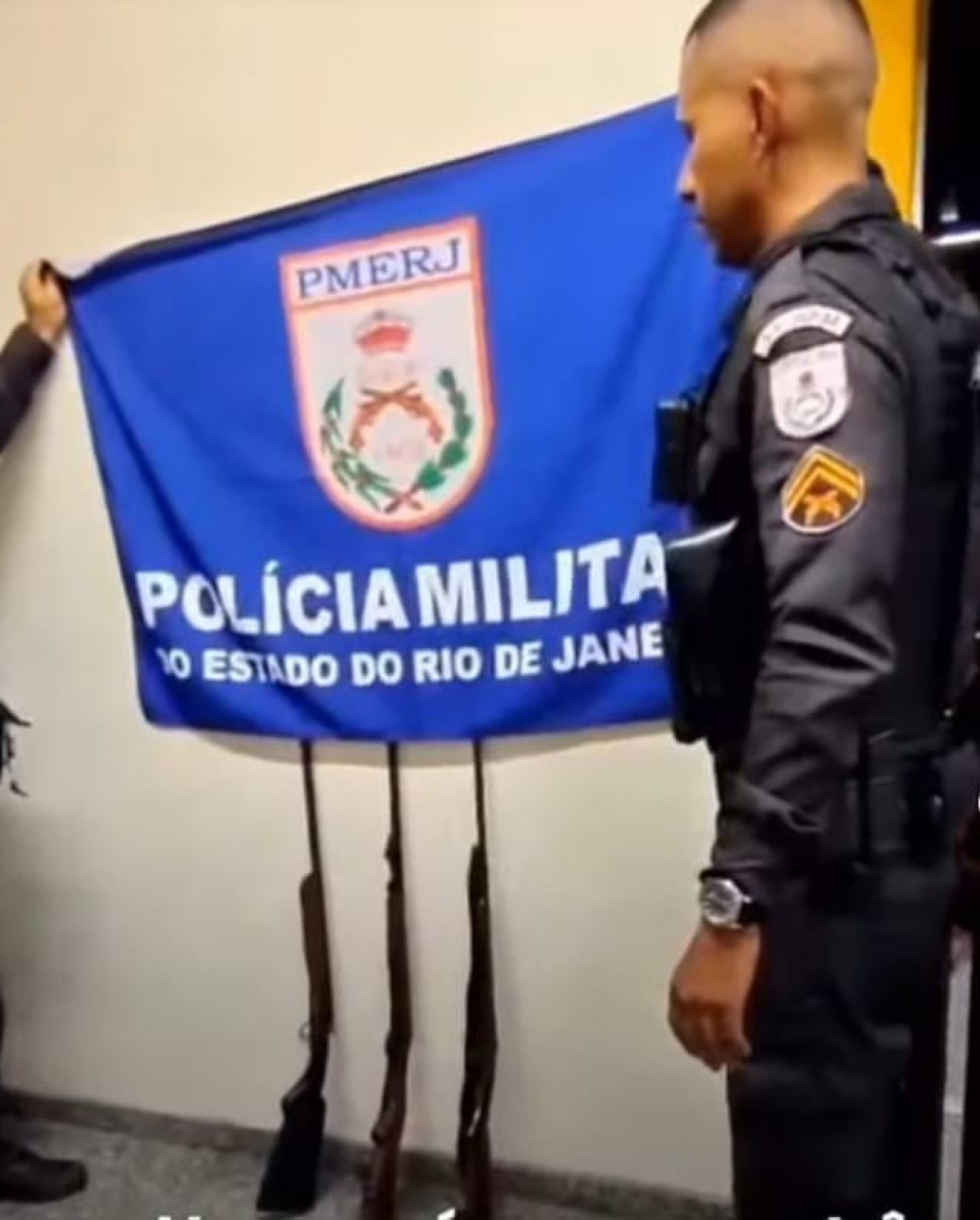 Armas apreendidas com o suspeito foram encaminhadas à 165ª DP