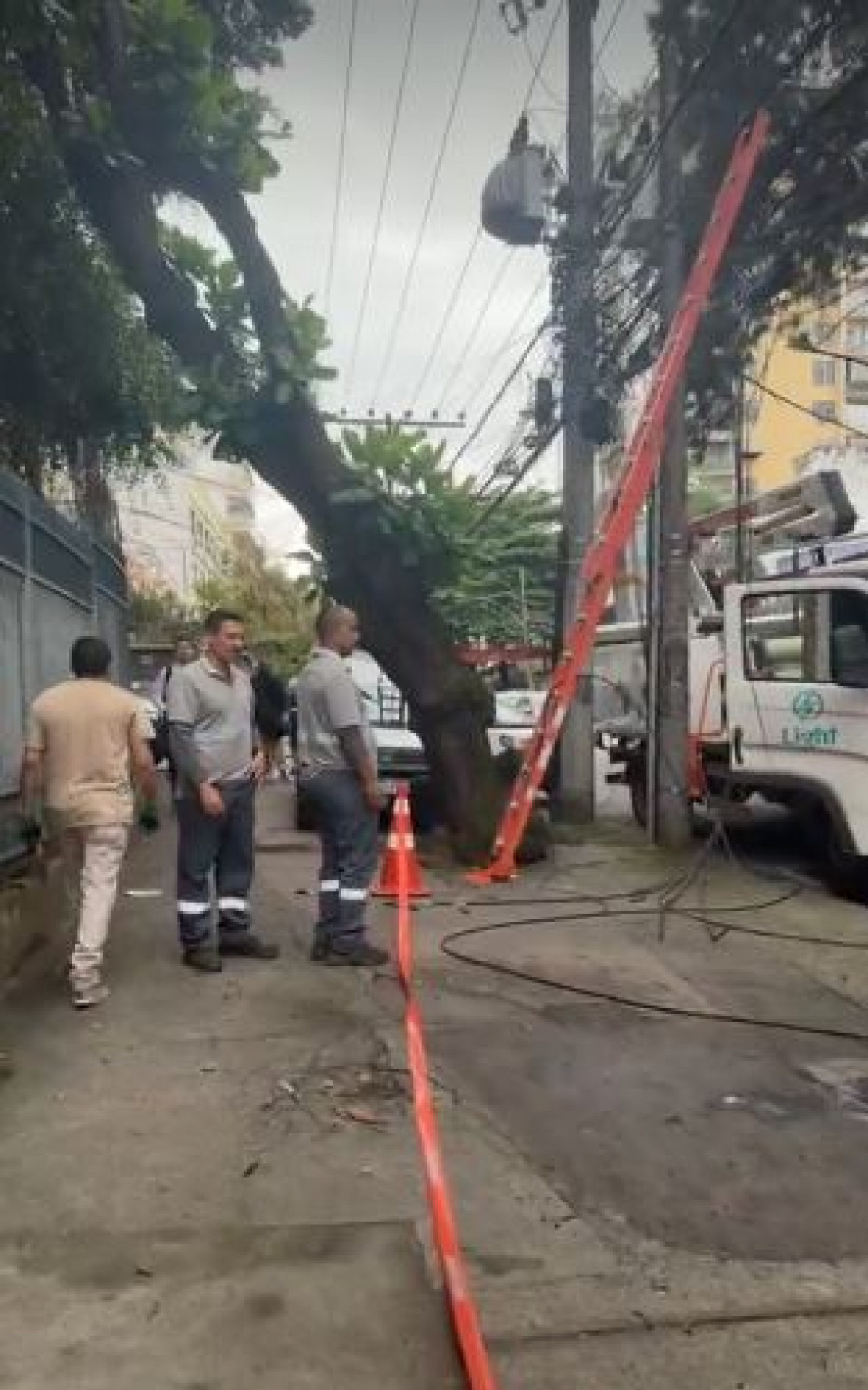 Homem morreu após choque elétrico em prédio desativado - Ana Fernanda Freire