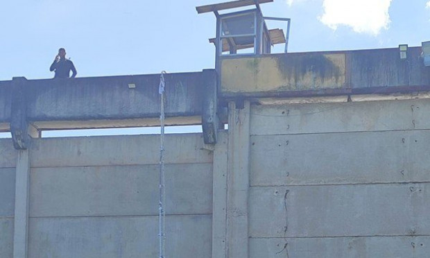 Holandês e colombiano rendem policial em tentativa de fuga de presídio