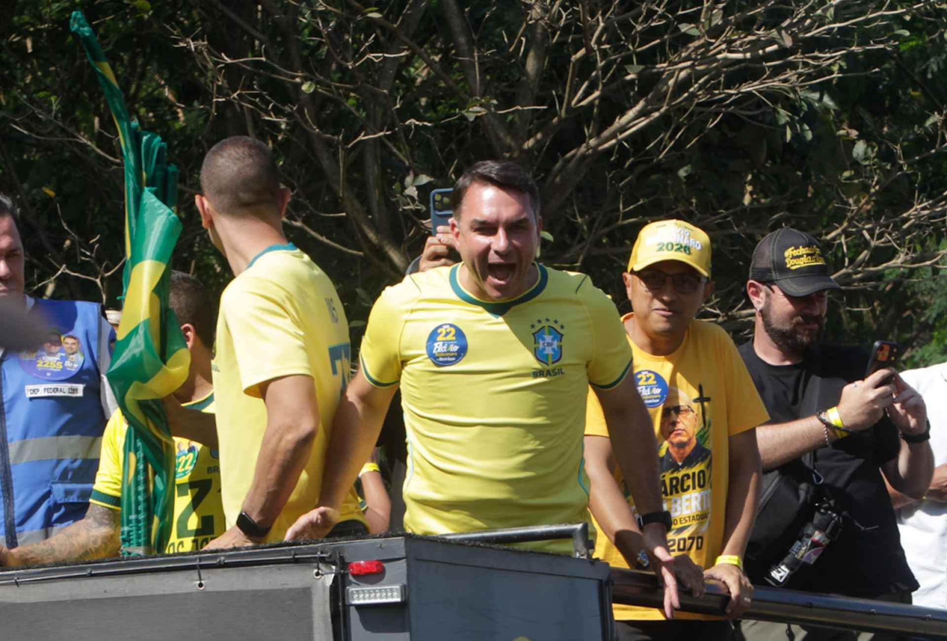 Comício de Flávio Bolsonaro e Douglas Ruas reúne multidão na Zona Sudoeste do Rio - Reginaldo Pimenta / Agência O Dia