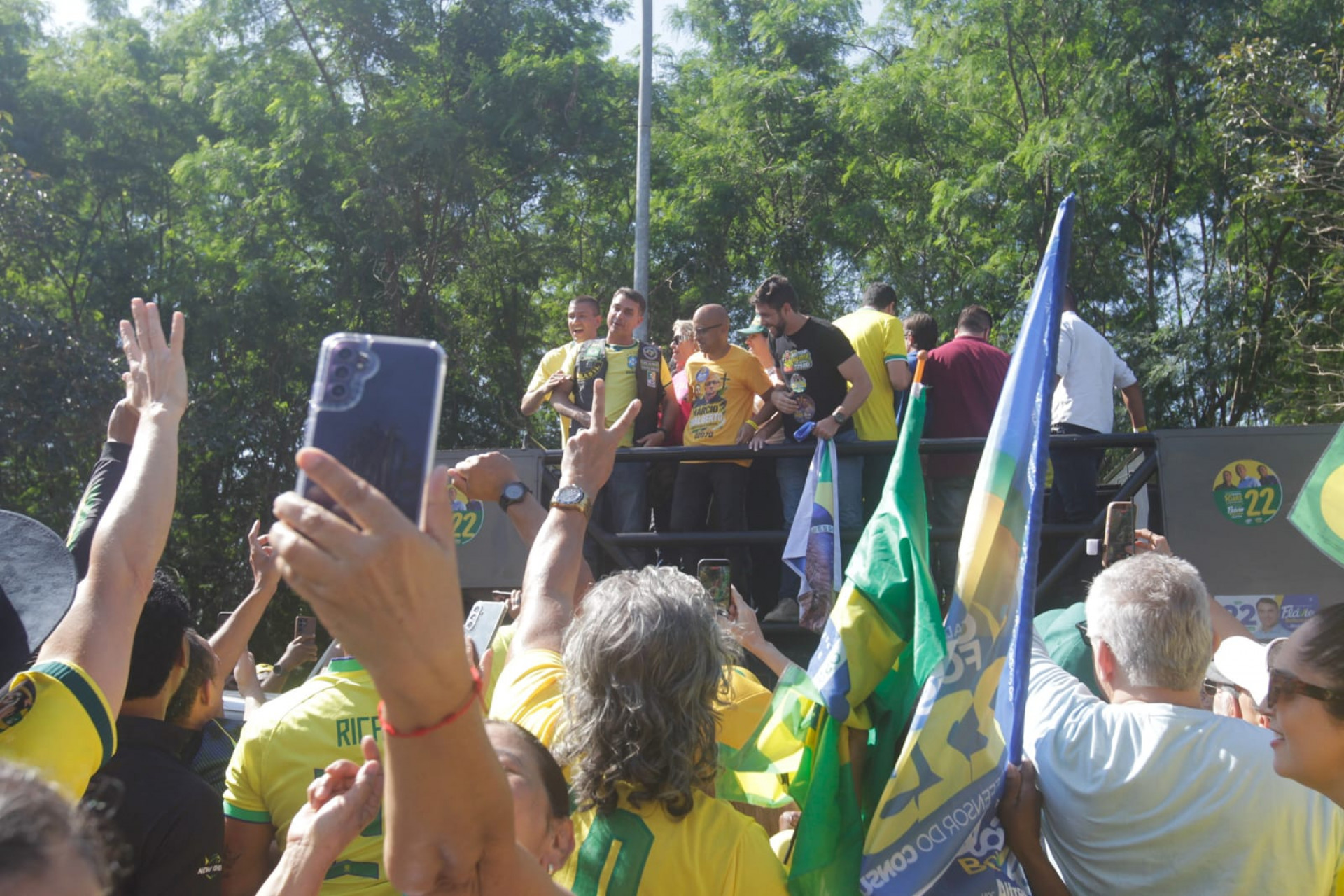 Comício de Flávio Bolsonaro e Douglas Ruas reúne multidão na Zona Sudoeste do Rio - Reginaldo Pimenta / Agência O Dia