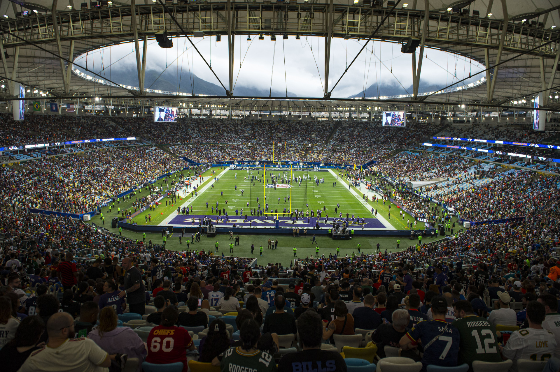 Dallas Cowboys e Baltimore Ravens se enfrentaram neste domingo (27), no Maracan&atilde; - Armando Paiva/Parceiro/Ag&ecirc;ncia O Dia