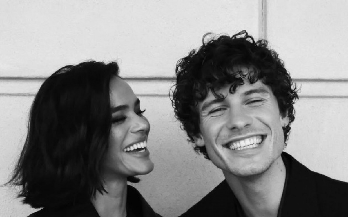 Shawn Mendes falou sobre a fase que vive longe dos palcos e ao lado de Bruna Marquezine