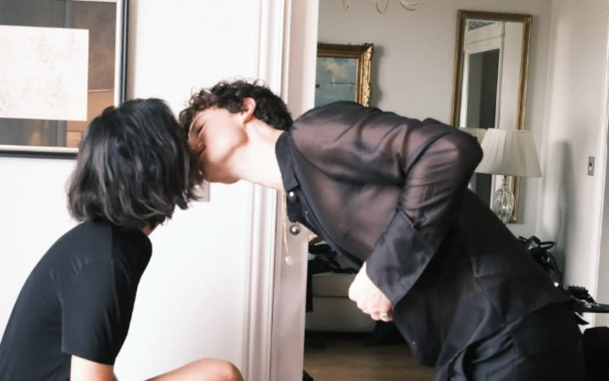 Shawn Mendes falou sobre a fase que vive longe dos palcos e ao lado de Bruna Marquezine