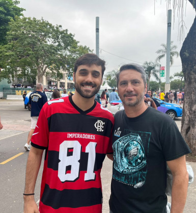Torcedores colorem o Maracanã antes de evento da NFL no Rio
