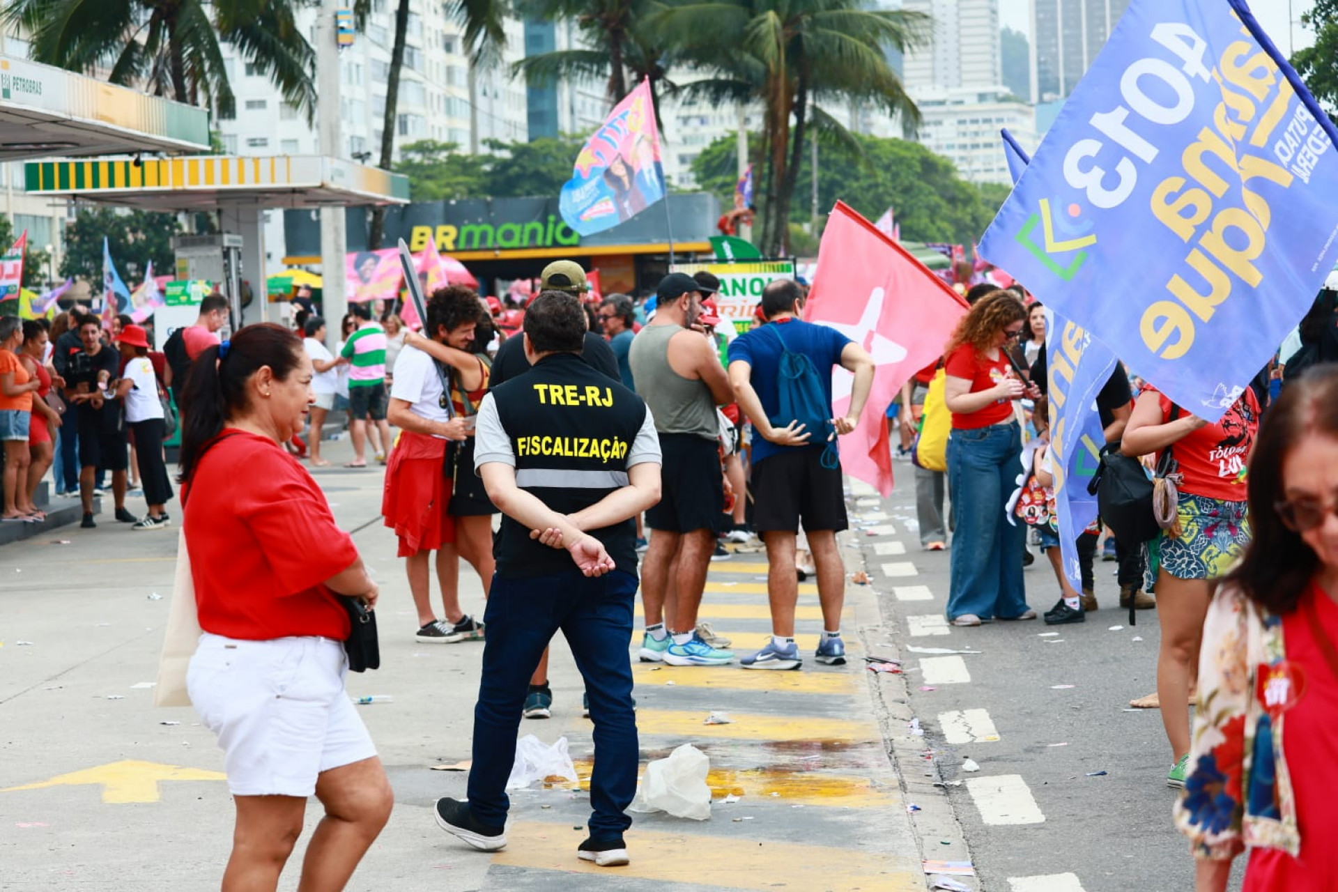 Ato em Copacabana reuniu multidão em apoio ao presidente e candidato à reeleição Lula - Neemias Gonzaga / Parceiro / Agência O Dia