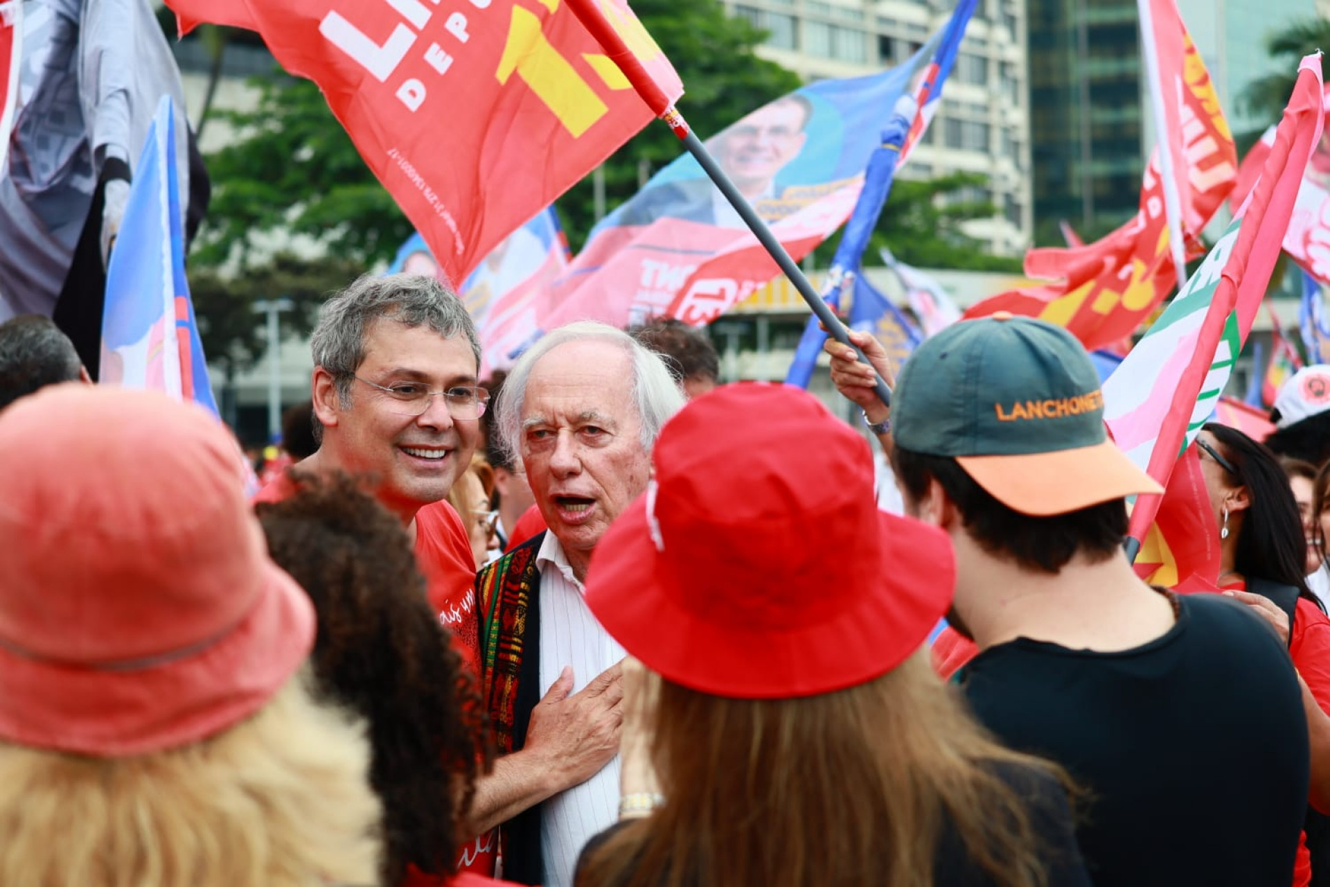 Ato em Copacabana reuniu multidão em apoio ao presidente e candidato à reeleição Lula - Neemias Gonzaga / Parceiro / Agência O Dia