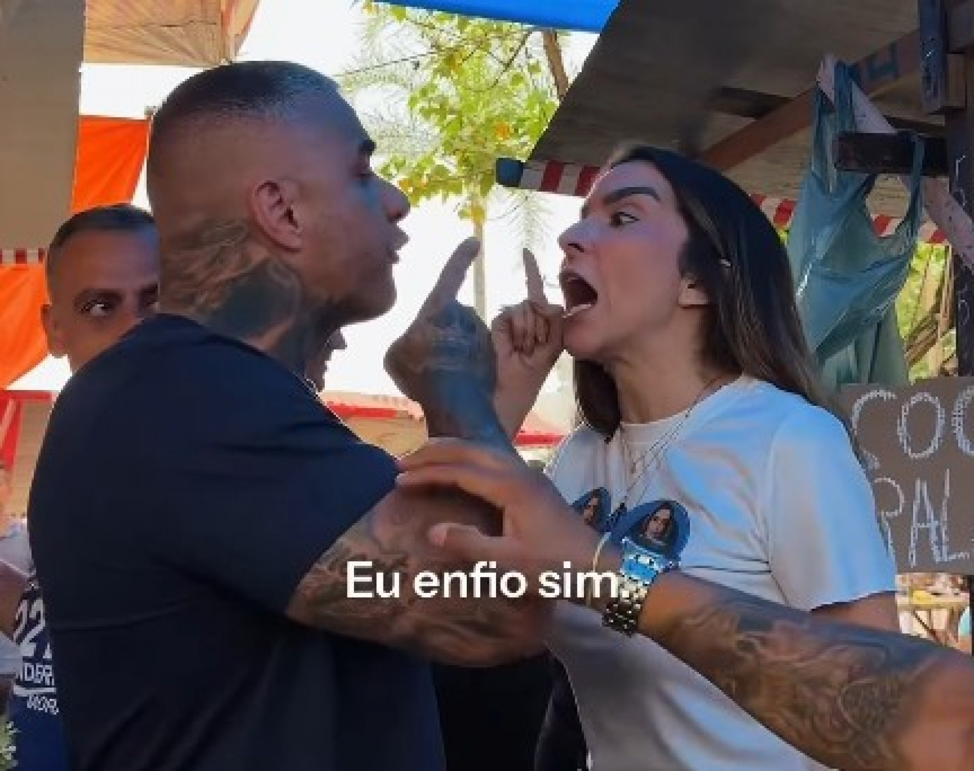 Sargento Britto e Talita Galhardo discutiram na Feira da Praça do Ó - Reprodução / Redes Sociais