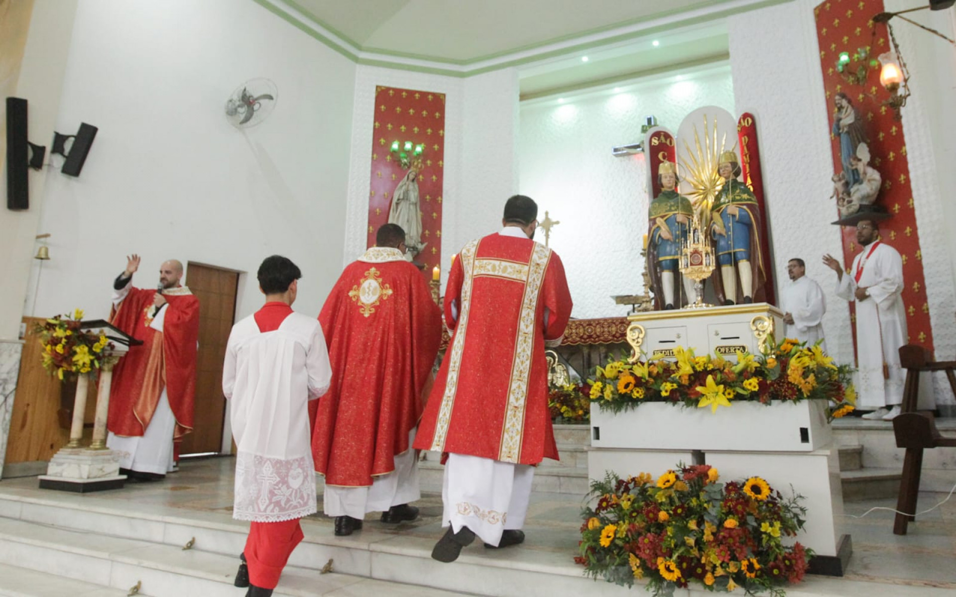 Devotos celebram São Cosme e São Damião em paróquia no Andaraí - Reginaldo Pimenta / Agência O Dia