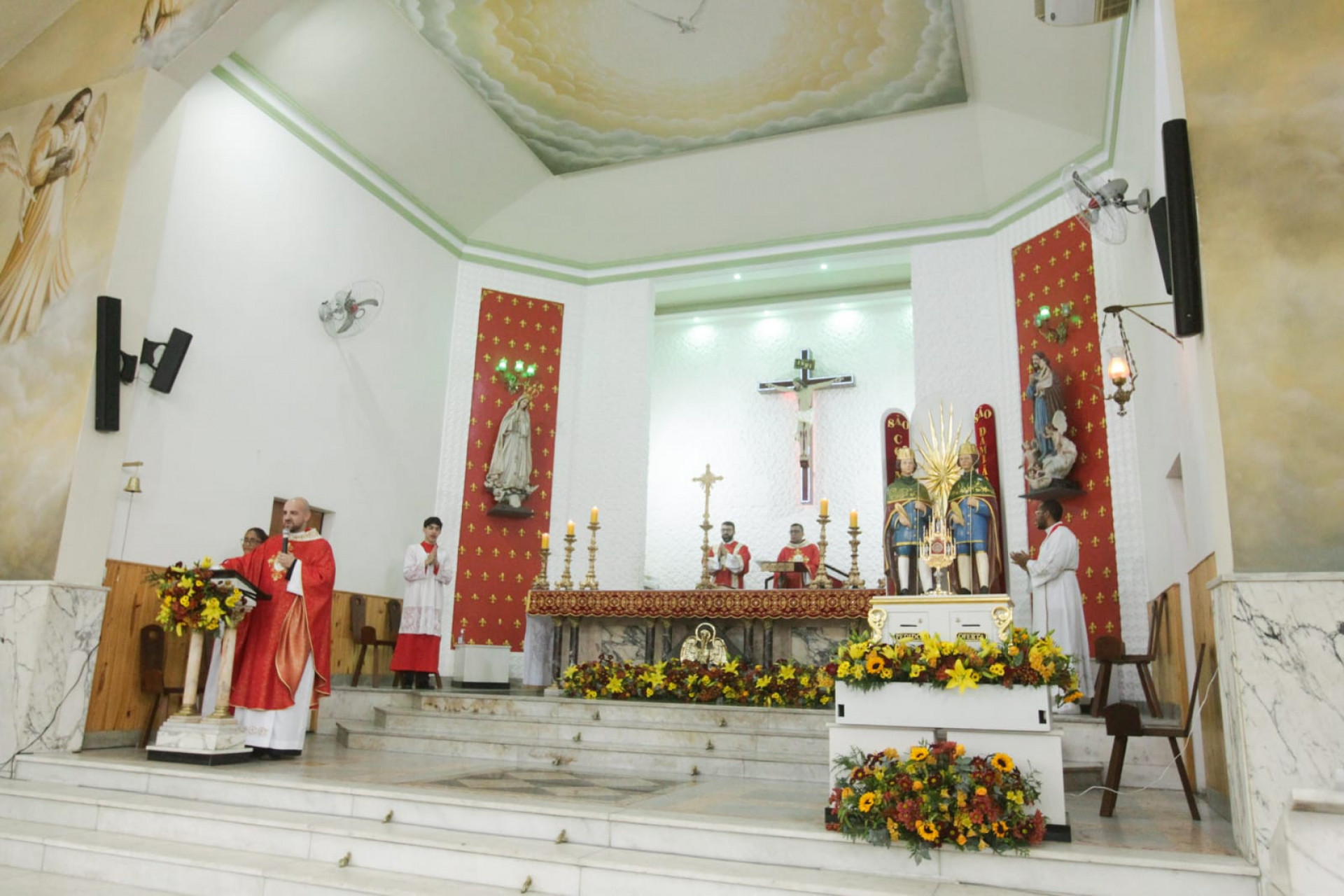 Devotos celebram São Cosme e São Damião em paróquia no Andaraí - Reginaldo Pimenta / Agência O Dia