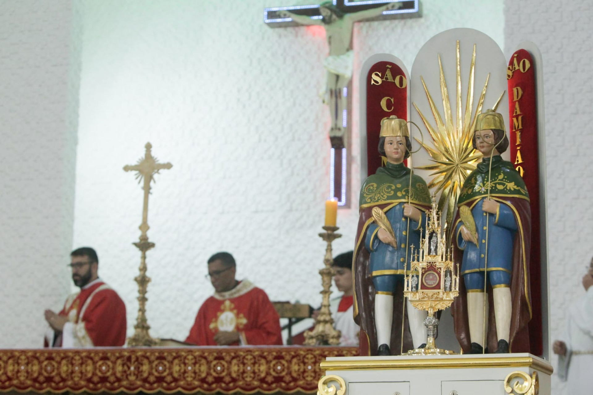 Devotos celebram São Cosme e São Damião em paróquia no Andaraí - Reginaldo Pimenta / Agência O Dia