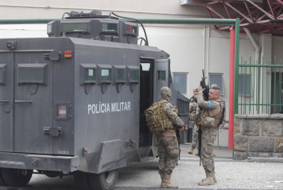 PM prende homem que tentou escapar de operação na Maré