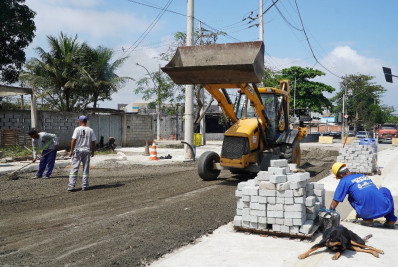Praia das Pedrinhas recebe equipamentos para a nova orla