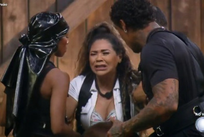 'A Fazenda 18': Darlin é amparada após briga com Giovanna