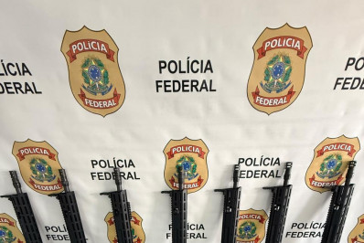PF apreende quatro fuzis durante operação no Rio