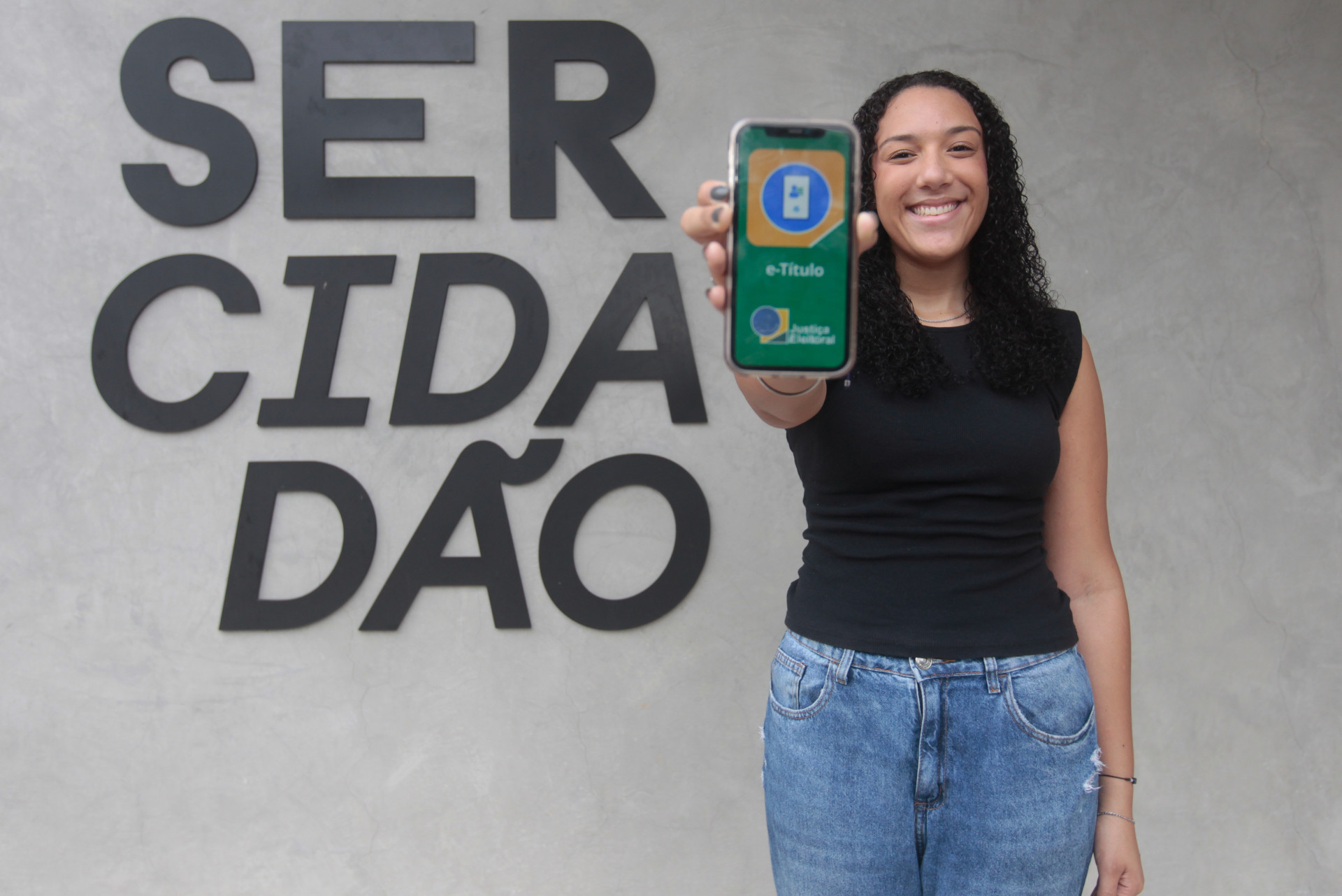 Maria Clara Dias dos Santos, 18 anos, vai votar pela primeira vez nas elei&ccedil;&otilde;es 2026 - Reginaldo Pimenta/Ag&ecirc;ncia O Dia