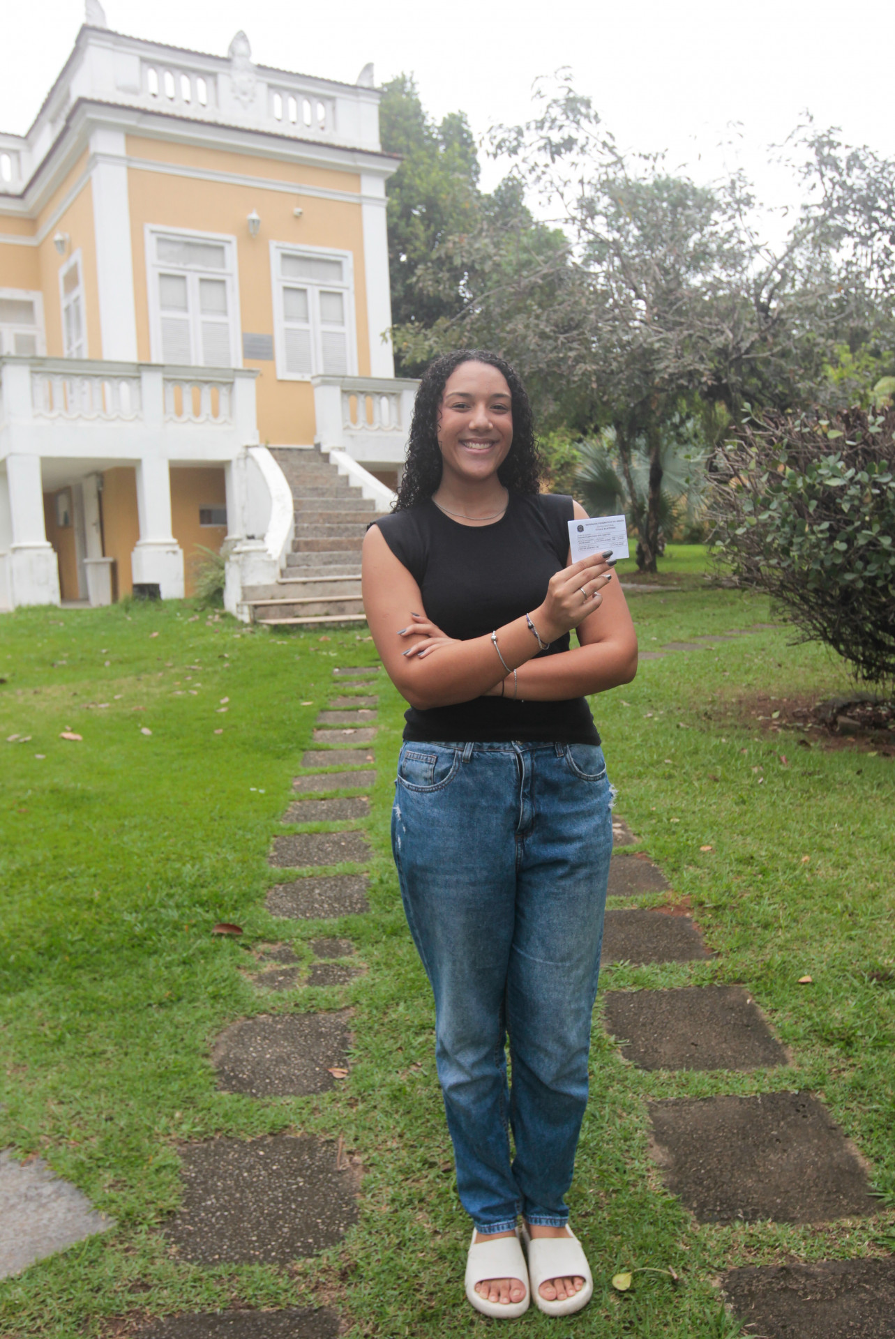 Maria Clara Dias dos Santos, 18 anos, vai votar pela primeira vez nas elei&ccedil;&otilde;es 2026 - Reginaldo Pimenta/Ag&ecirc;ncia O Dia