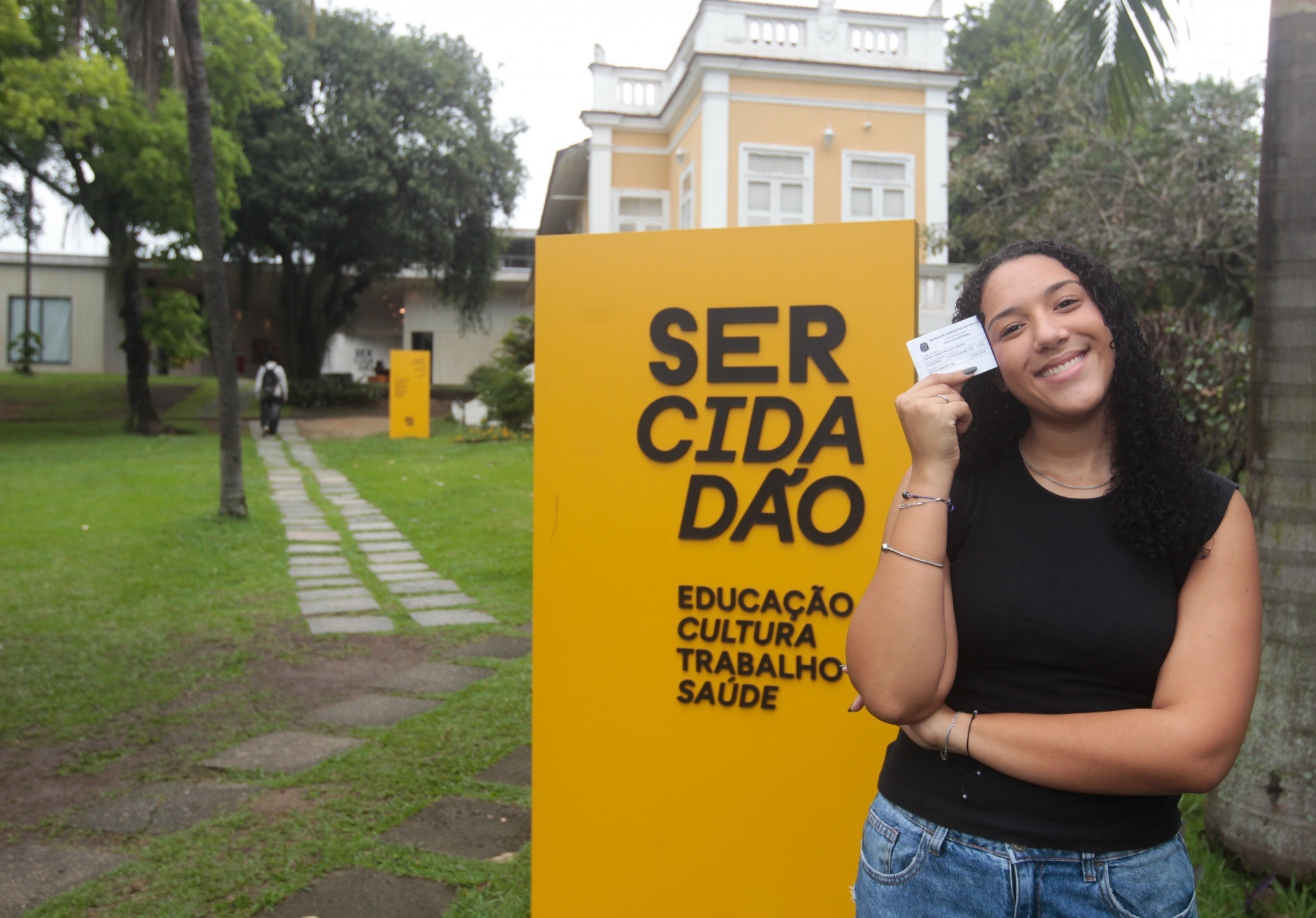 Maria Clara Dias dos Santos, 18 anos, vai votar pela primeira vez nas elei&ccedil;&otilde;es 2026 - Reginaldo Pimenta/Ag&ecirc;ncia O Dia