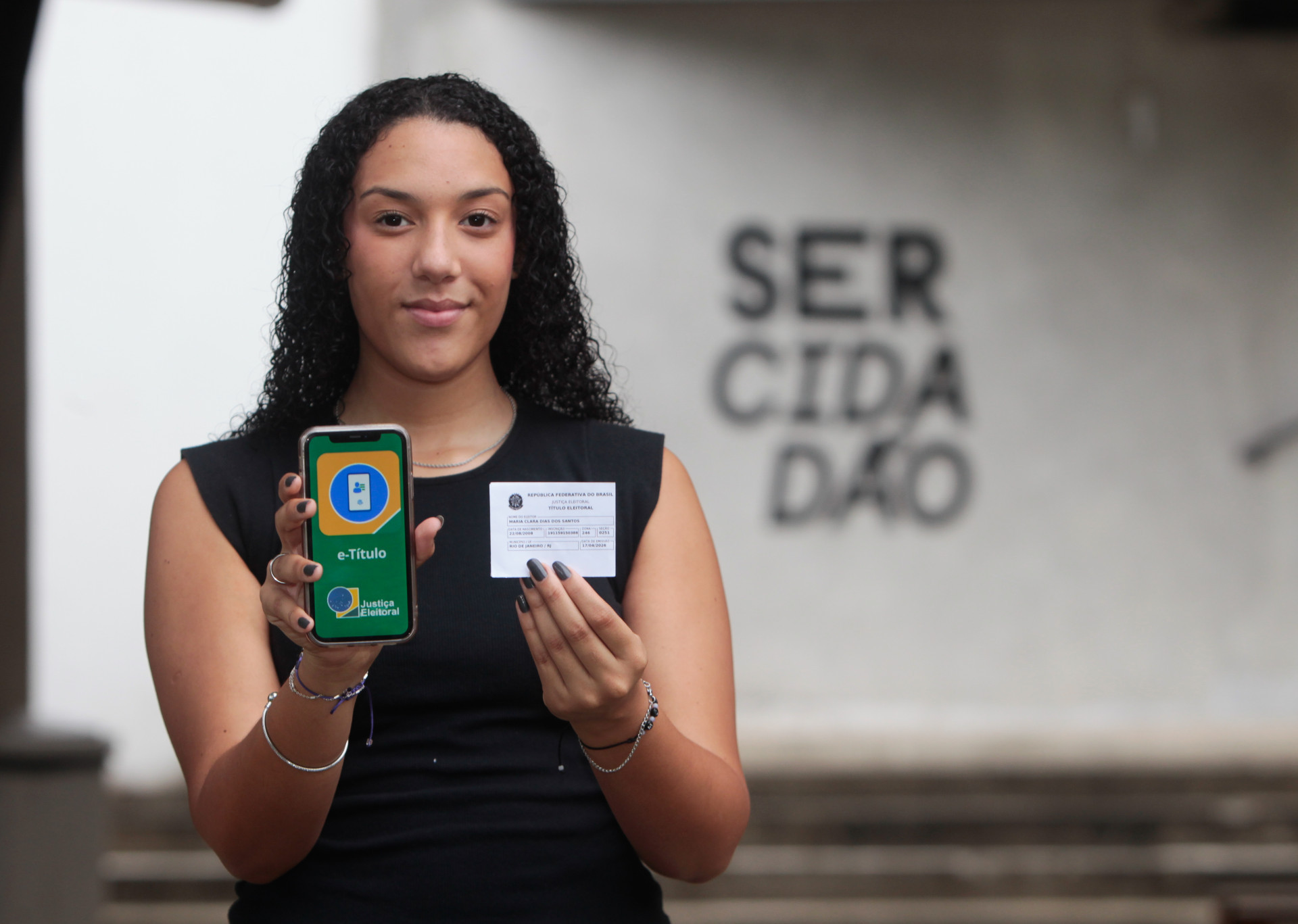 Maria Clara Dias dos Santos, 18 anos, est&aacute; ansiosa para votar pela primeira vez nas elei&ccedil;&otilde;es
 - Reginaldo Pimenta/Ag&ecirc;ncia O Dia