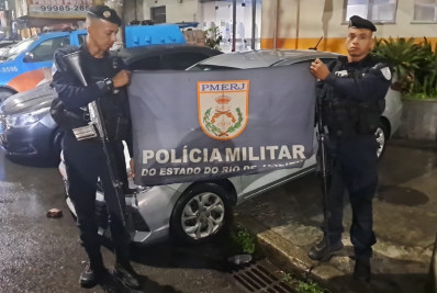 Dupla é detida com veículo roubado e placas falsas na Avenida Brasil