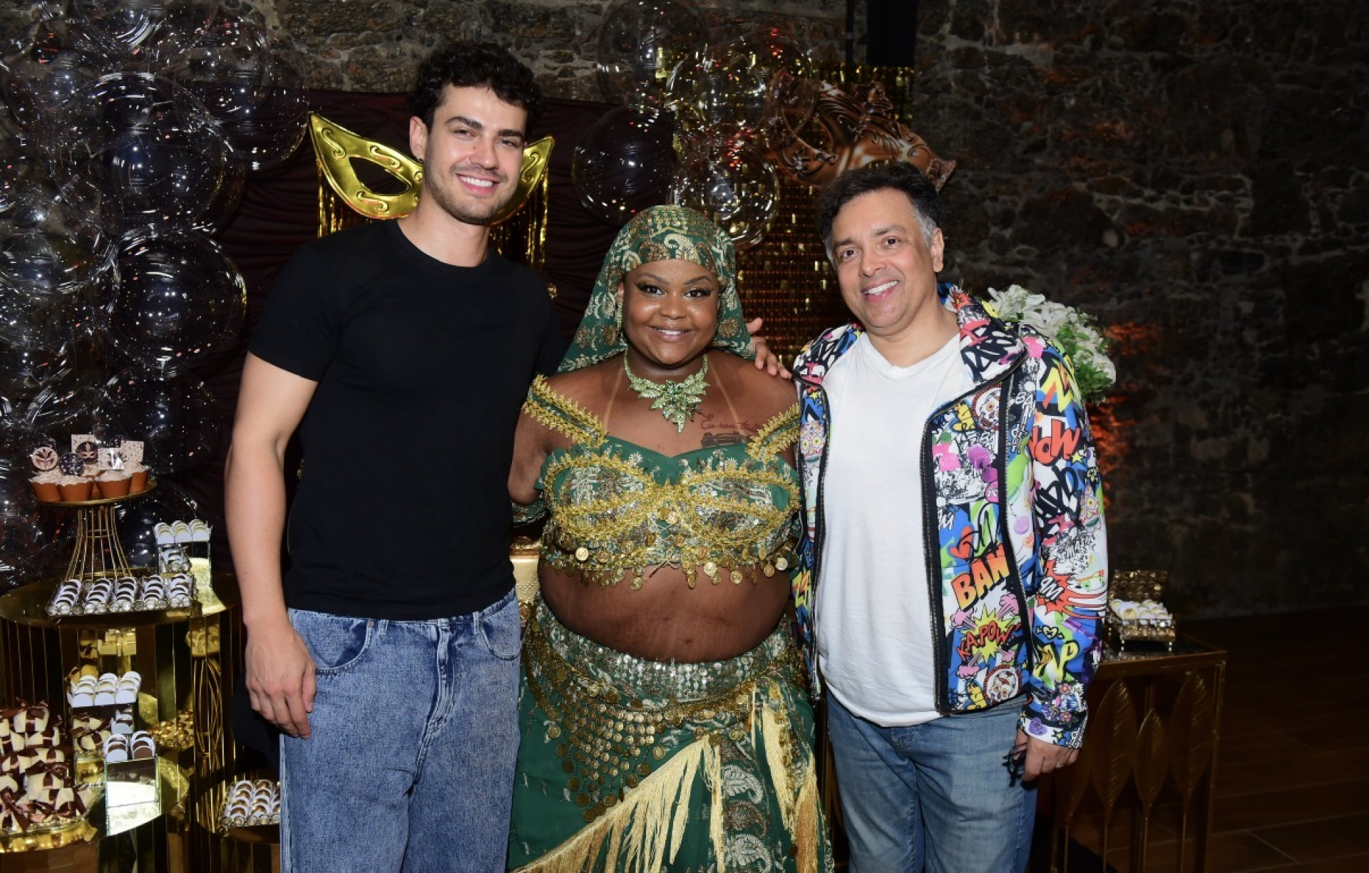 MC Carol de Niter&oacute;i celebra 32 anos com festa &agrave; fantasia e amigos famosos - Divulga&ccedil;&atilde;o/ AF Assessoria & Produ&ccedil;&otilde;es