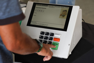 TSE registra 1,4 milhão de justificativas até as 9h30 deste domingo