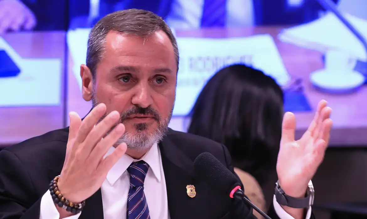 PF apura suspeita de interferência dos EUA nas eleições no Brasil