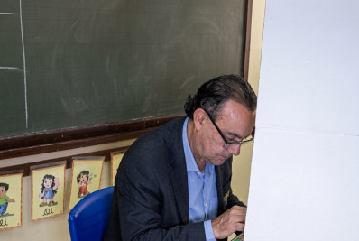 Augusto Cury vota em Colina, interior de São Paulo