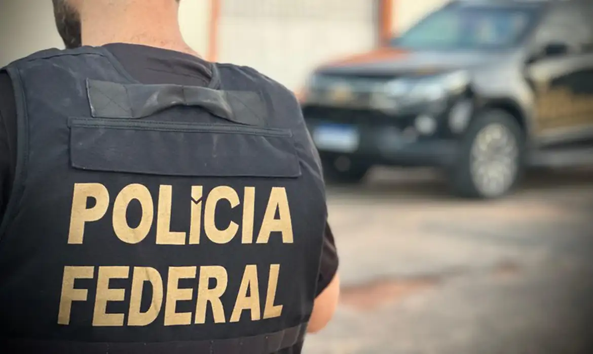 PF apura uso de broches com câmera para registrar votos