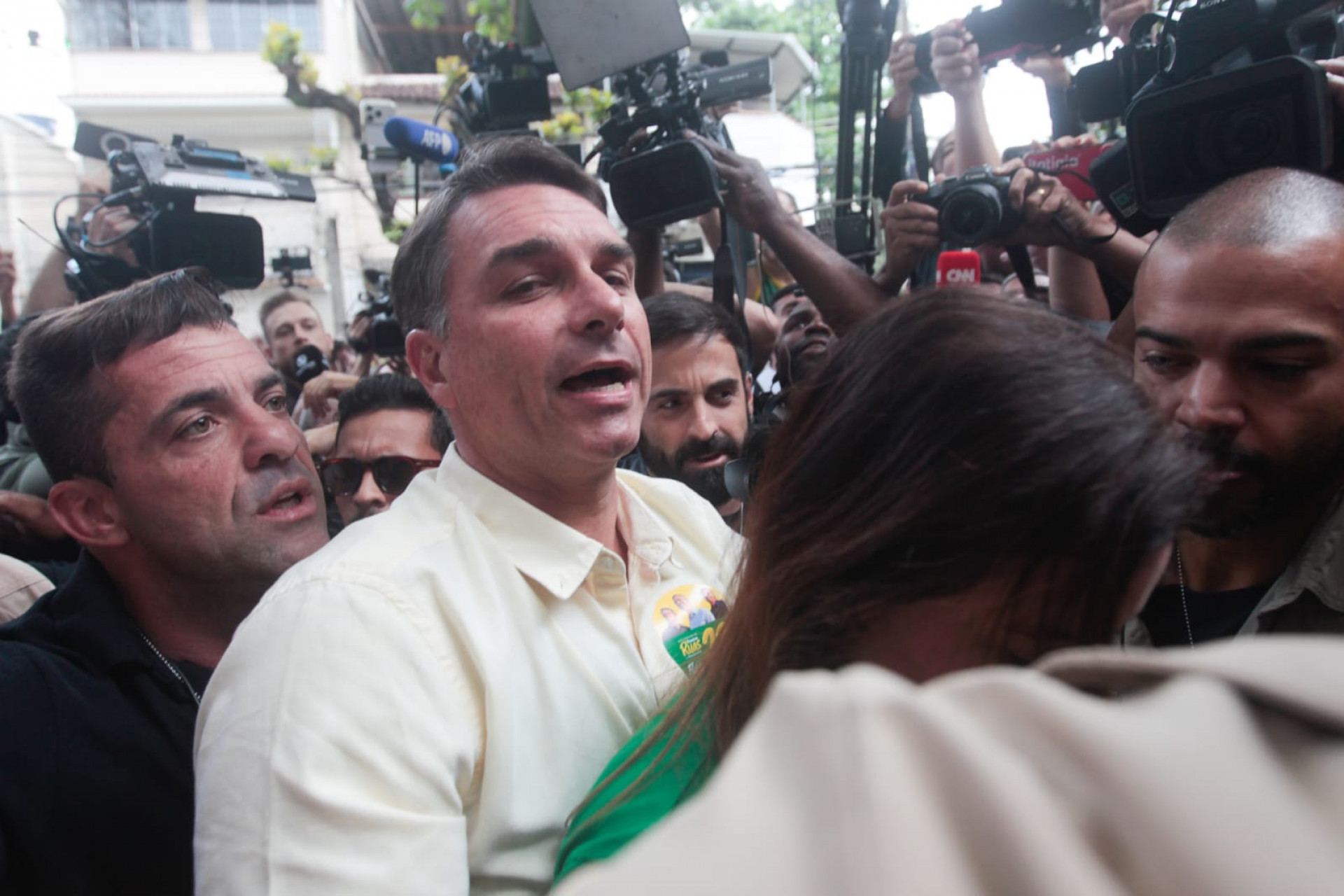 Flávio Bolsonaro votou na Escola Municipal Barão Homem de Mello, em Vila Isabel - Reginaldo Pimenta / Agência O Dia