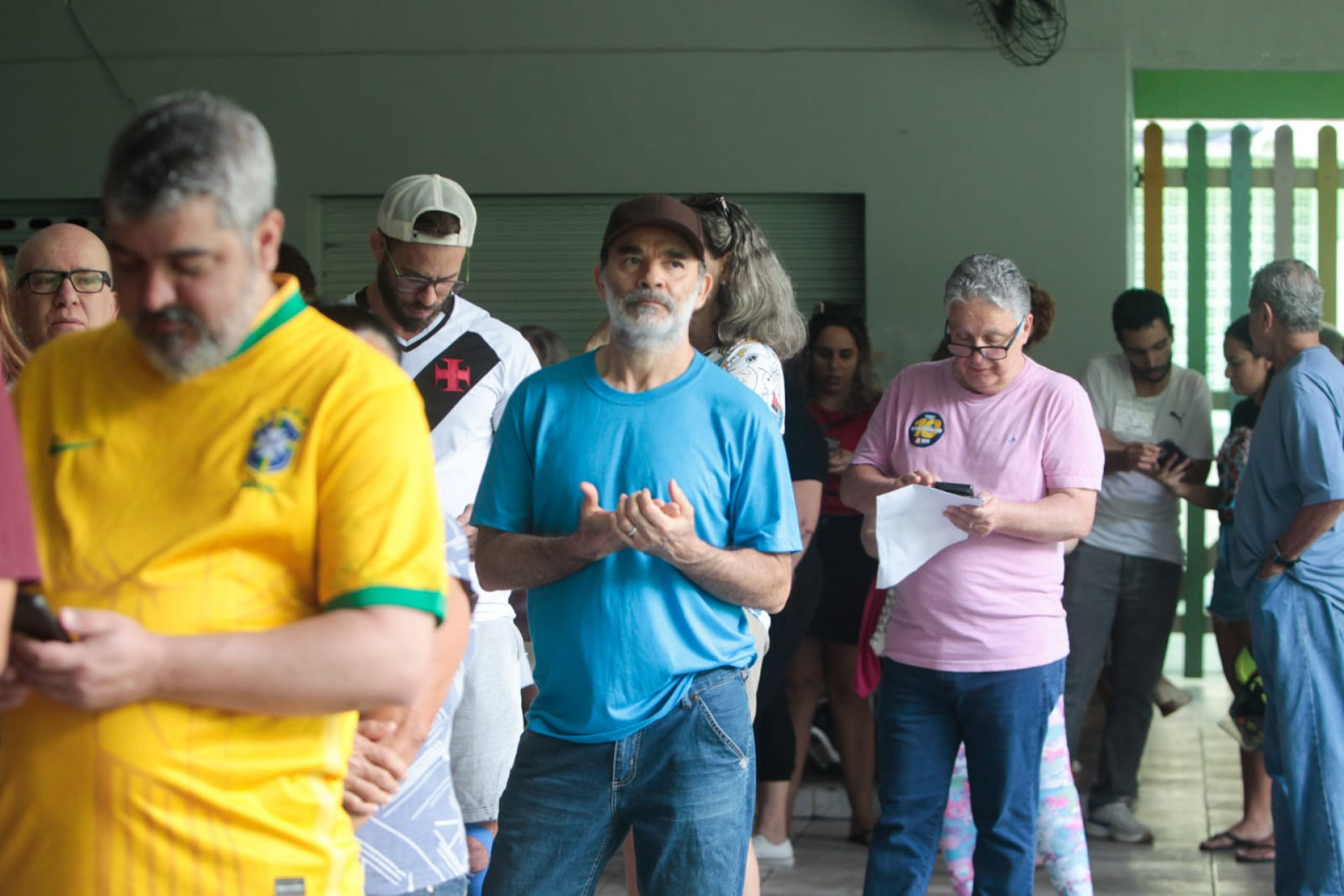 Anthony Garotinho (Republicanos) votou no Colégio Santo Antônio Maria Zaccaria, no Catete - Reginaldo Pimenta / Agência O Dia