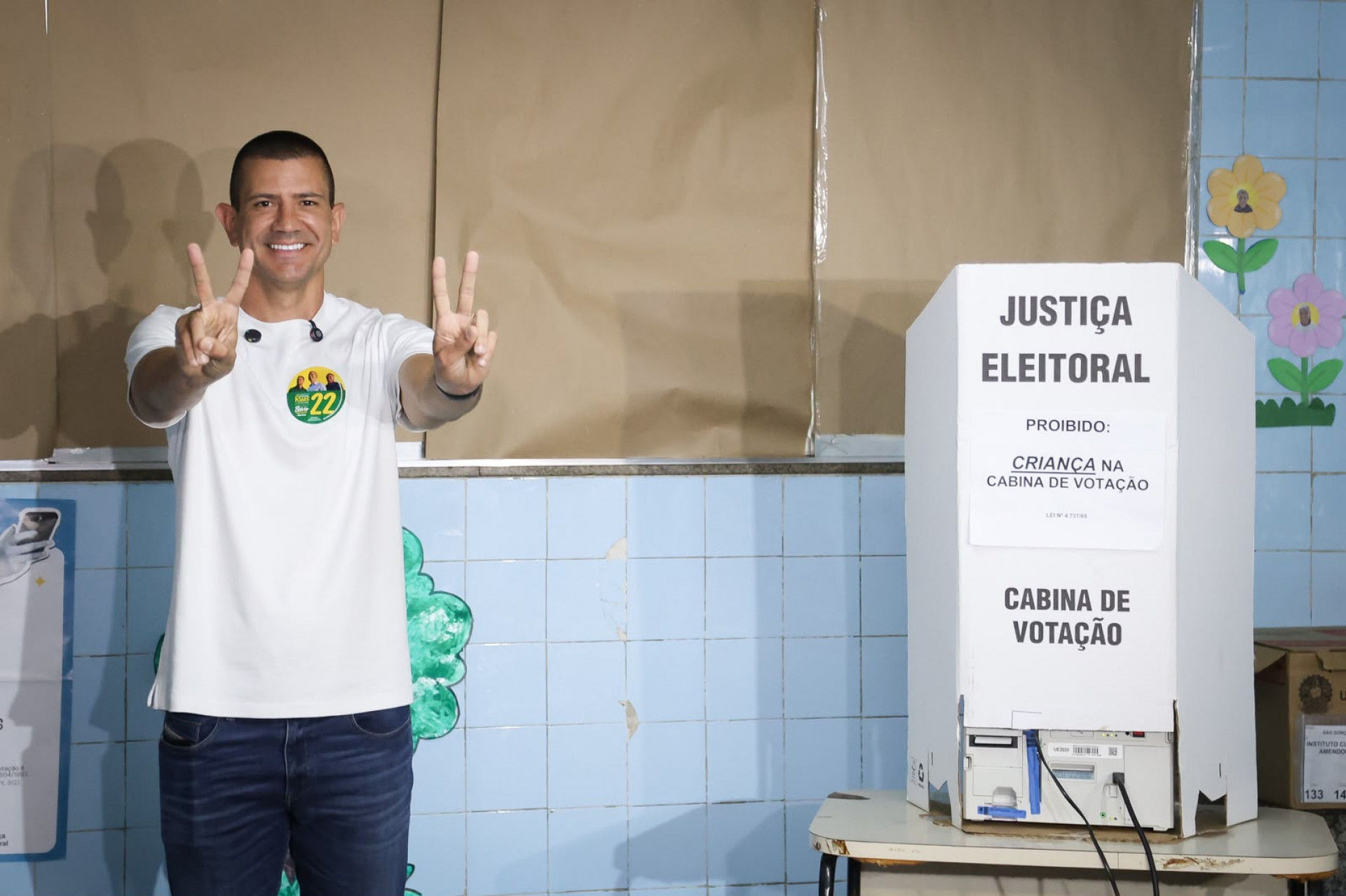Candidato ao Governo do Estado, Douglas Ruas (PL) foi às urnas em São Gonçalo - Divulgação