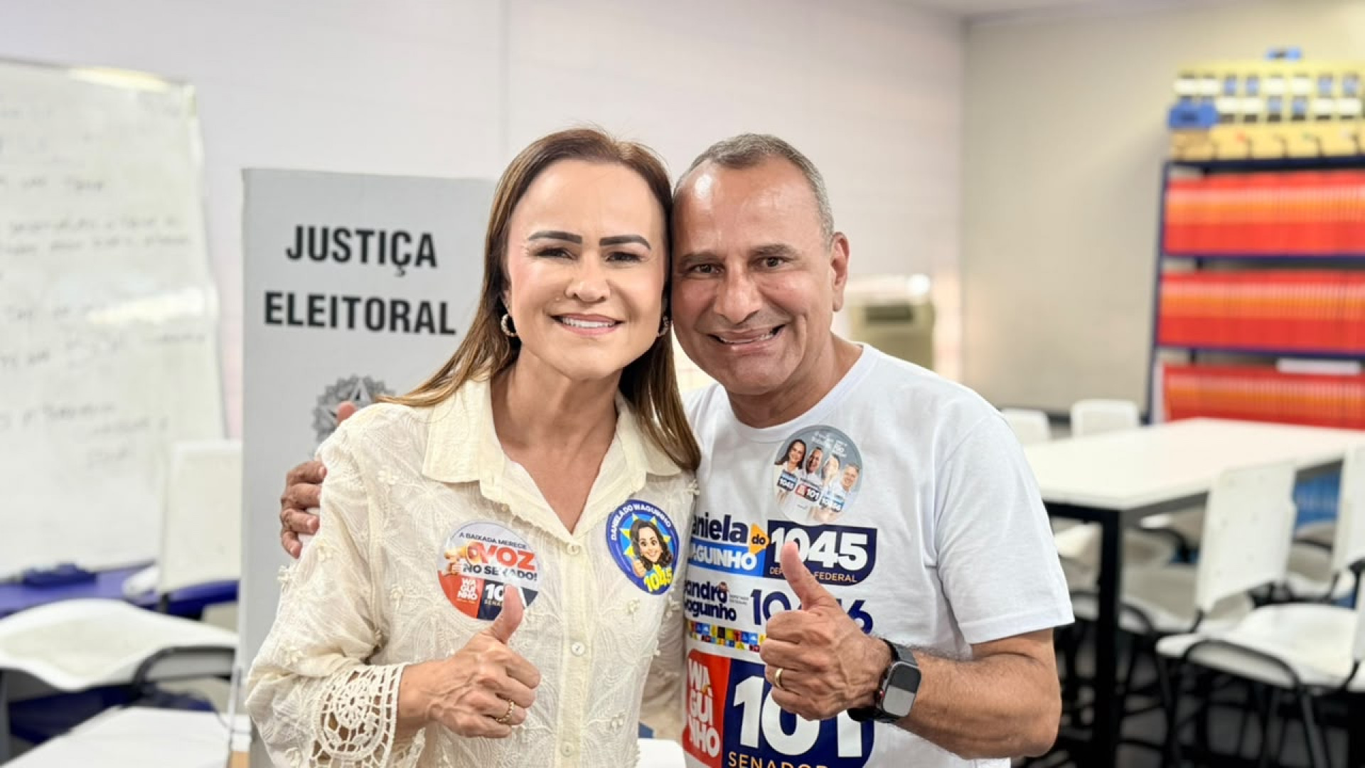 Waguinho ao lado de sua mulher, a deputada federal Daniela do Waguinho - Divulga&ccedil;&atilde;o