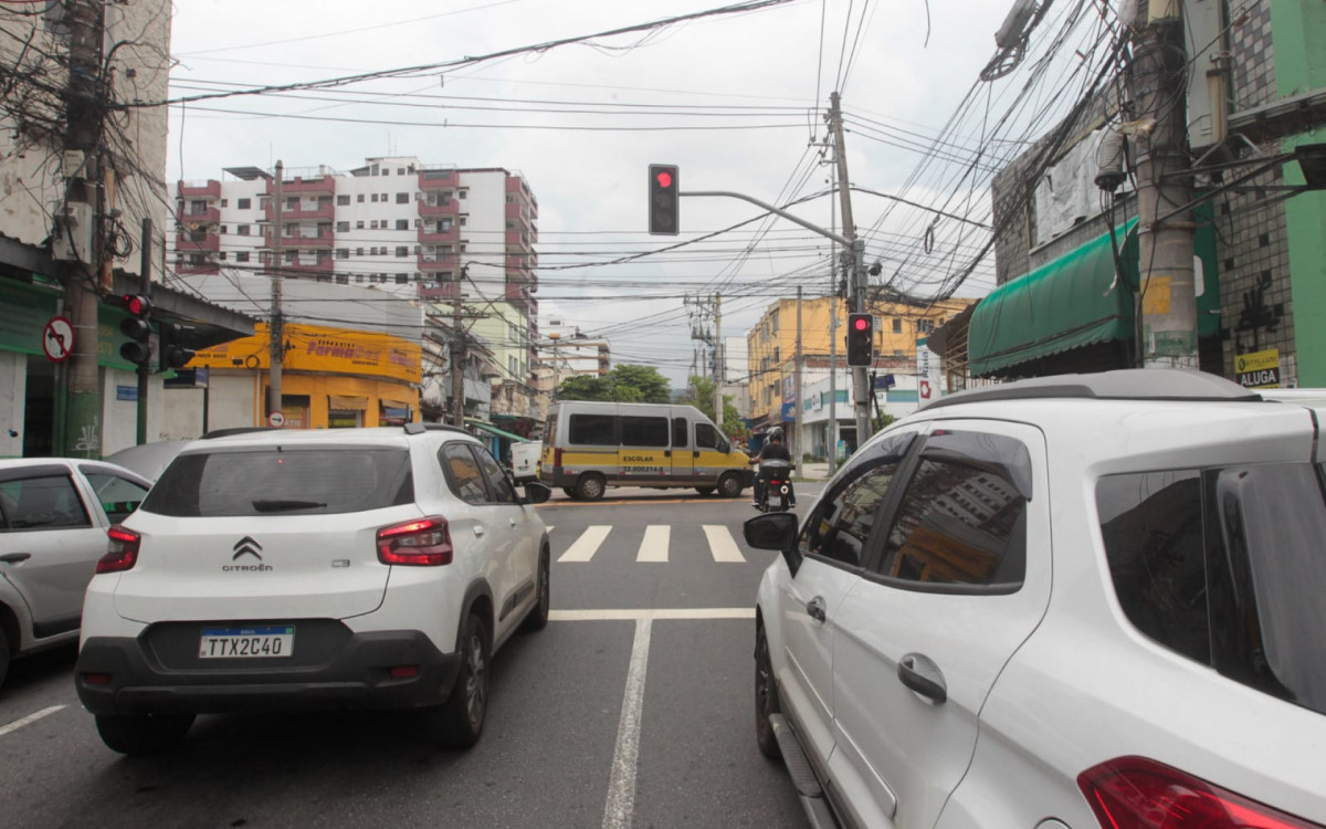 Sinalização está funcionando no cruzamento das ruas Aristides Caire com Capitão Resende - Reginaldo Pimenta / Agência O Dia