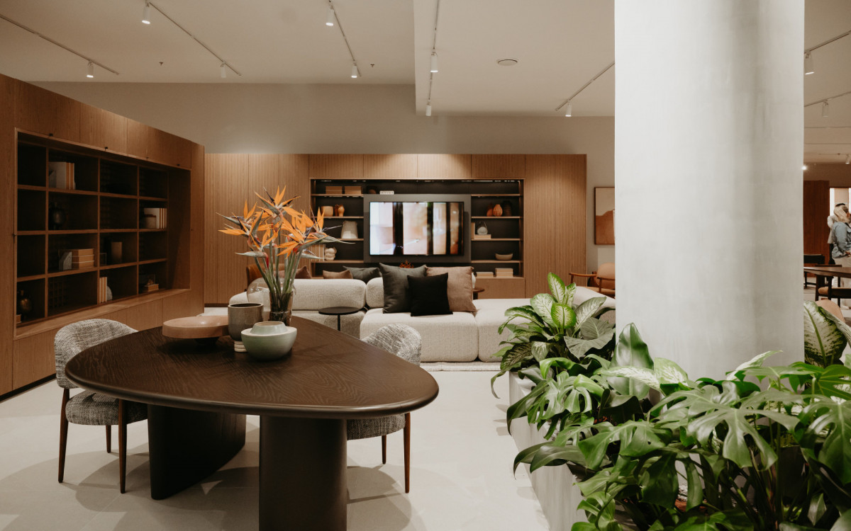 Retrofit de loja em São Paulo foi desenvolvido para apresentar uma nova forma do design autoral brasileiro