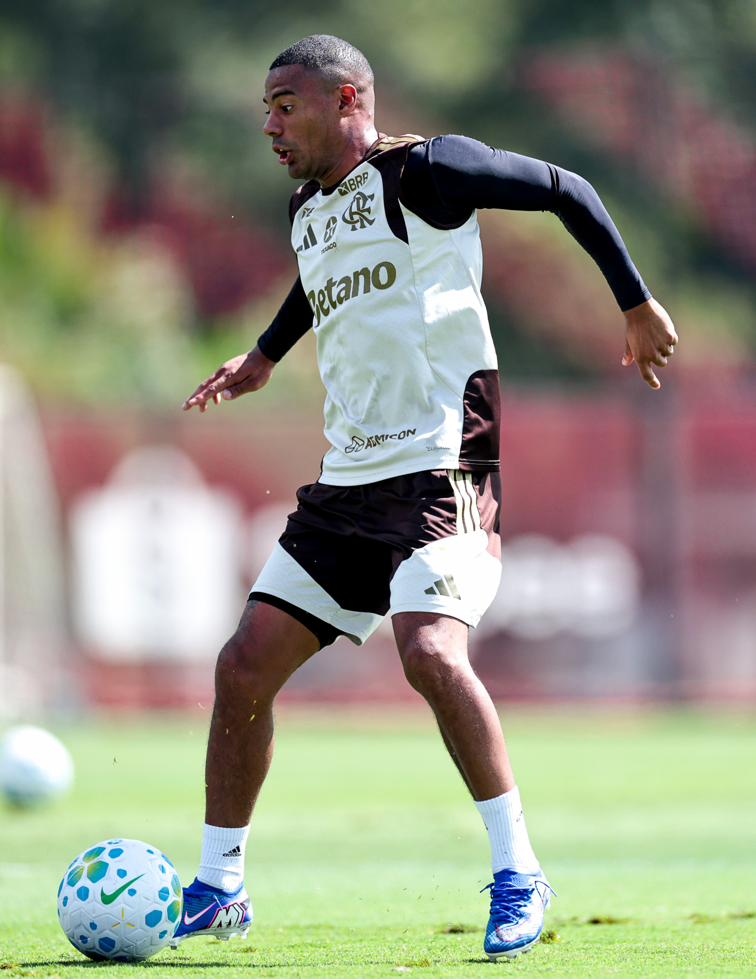 Nicol&aacute;s de La Cruz em treino do Flamengo - Gilvan de Souza / Flamengo