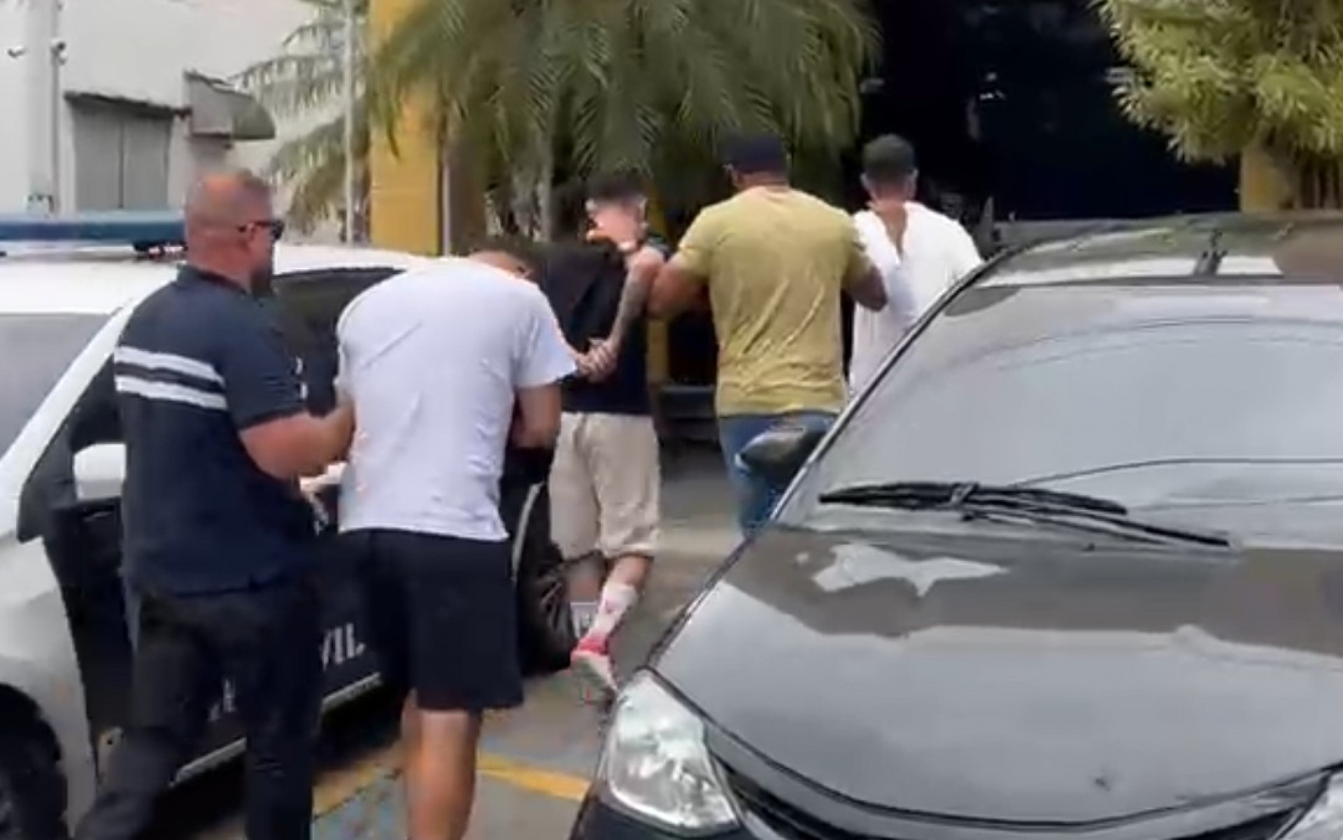 Policiais da 16&ordf; DP (Barra da Tijuca) encontraram o trio no Jardim Oce&acirc;nico