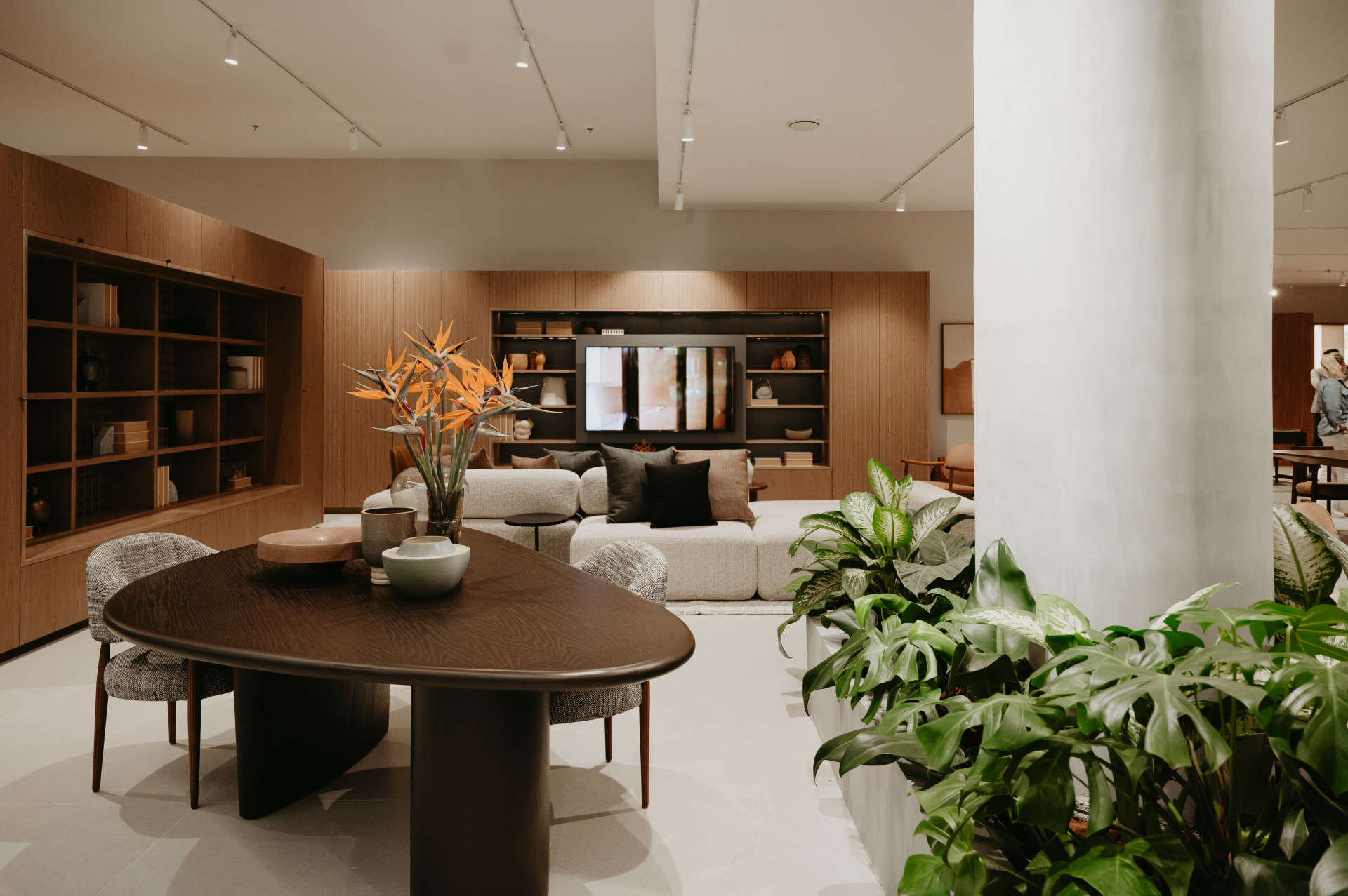 Retrofit de loja em S&atilde;o Paulo foi desenvolvido para apresentar uma nova forma do design autoral brasileiro - Divulga&ccedil;&atilde;o