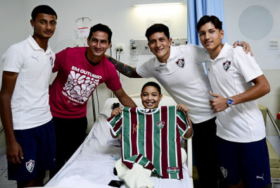 Ídolos do Fluminense, Ganso e Cano visitam Hospital do Câncer