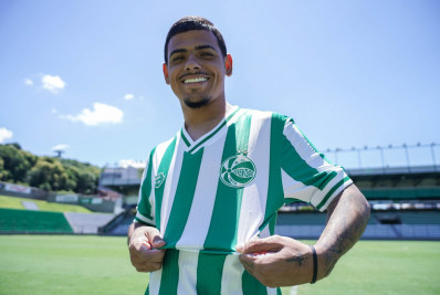 Cria do Botafogo marca golaço na vitória do Juventude pela Série B