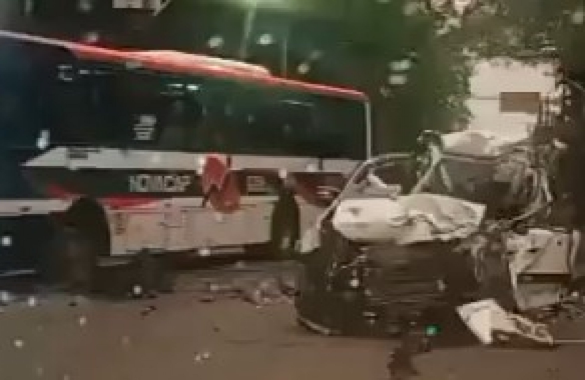 Acidente aconteceu na Rua São Luiz Gonzaga, entre São Cristóvão e Benfica - Reprodução / Redes Sociais