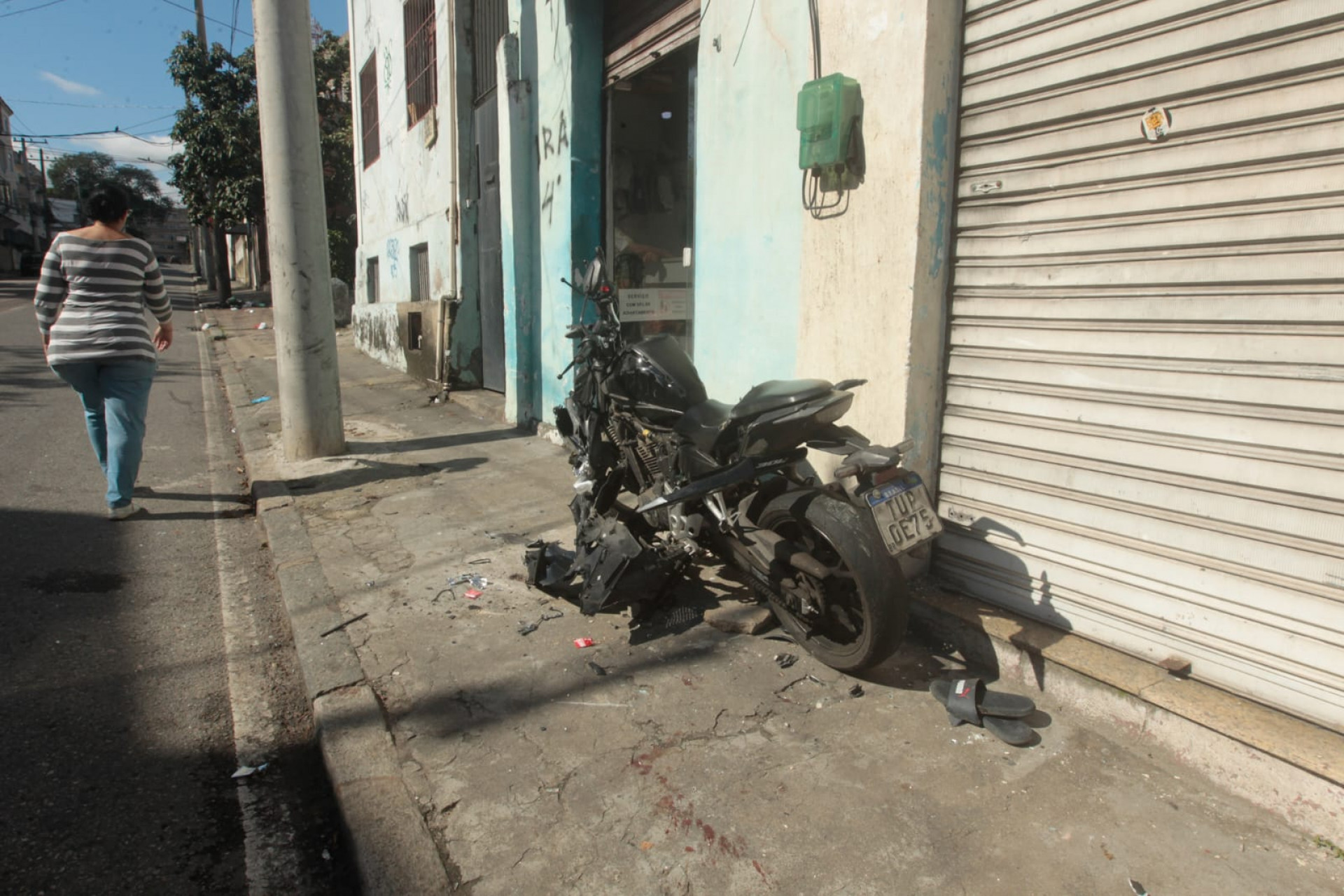 Acidente ocorreu na Rua Coronel Cabrita, em São Cristóvão, Zona Norte do Rio - Reginaldo Pimenta / Agência O DIA