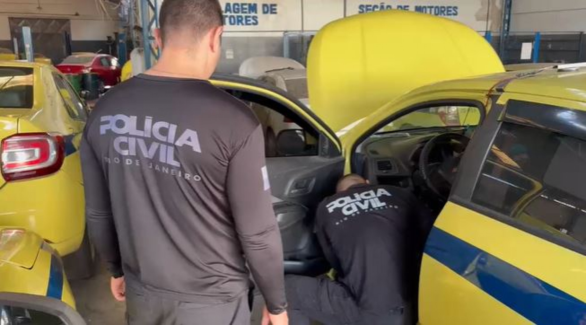 Diversos taxistas foram conduzidos à delegacia para prestar esclarecimentos - Divulgação/PCERJ