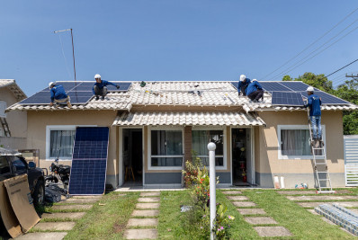 Prefeitura de Maricá instala placas solares em casas de famílias