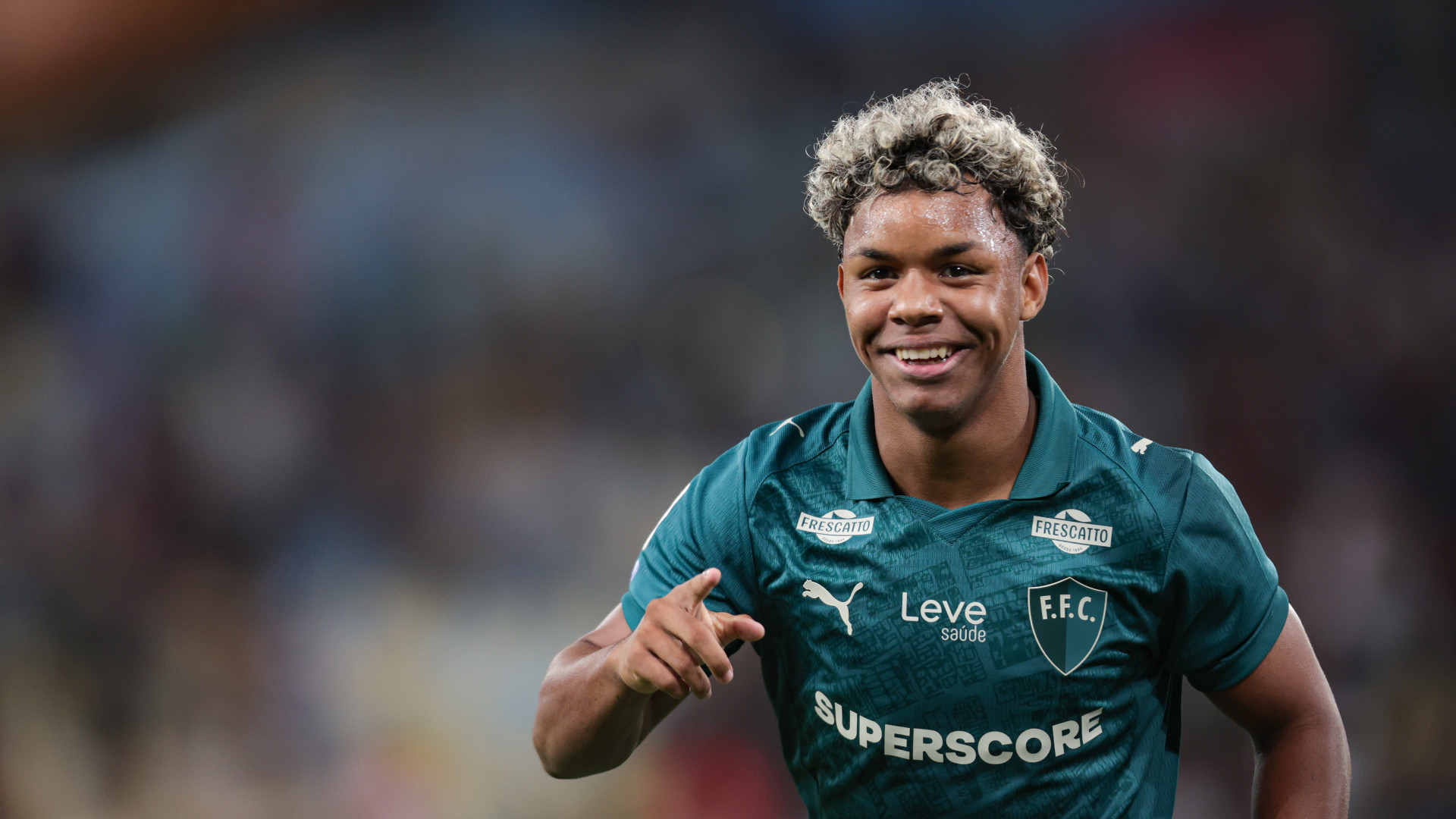 Wesley Nat&atilde; entrou bem e deu assist&ecirc;ncia para Lucho - Marcelo Gon&ccedil;alves / Fluminense