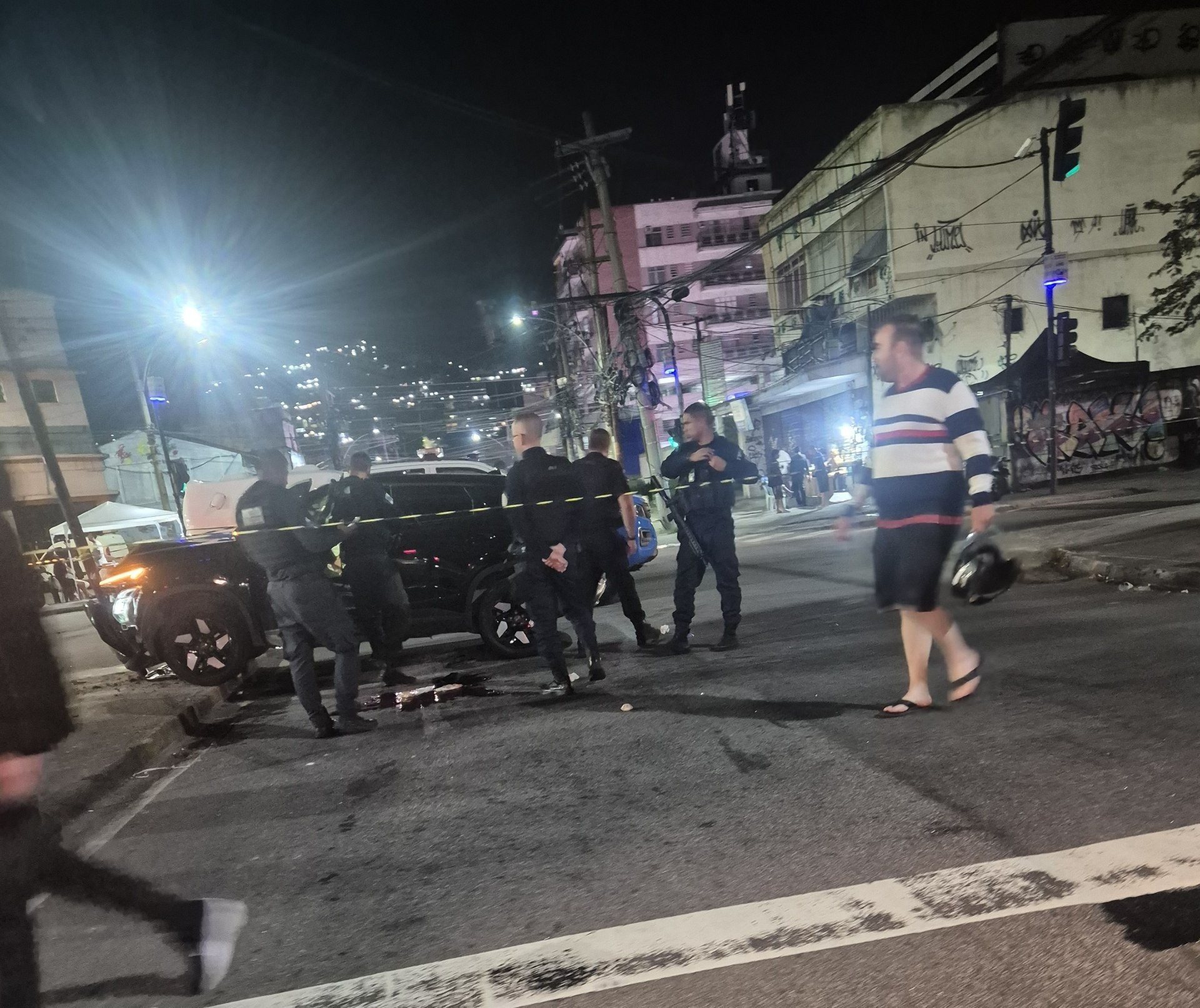 Confronto terminou com suspeito ferido e armas apreendidas em Madureira - Reprodução / Redes Sociais