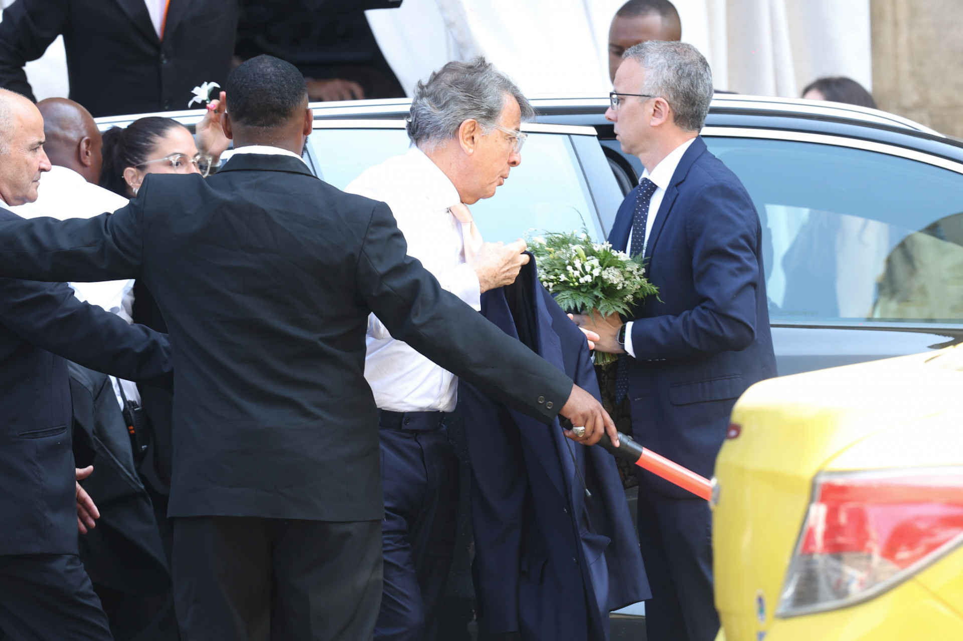 Paulo Marinho levou a filha, Giulia Be, até o altar  - Victor Chapetta/Brazil News